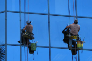 Domowy sposób na płyn do mycia szyb