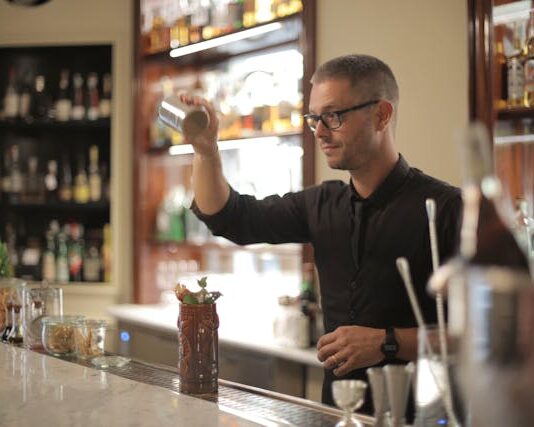 Alkohole regionalne, które warto znać: przegląd mniej znanych destylatów Alkohole regionalne