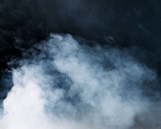 Czym wyróżnia się Vapecorner.eu jako specjalistyczny sklep z produktami do vapingu? dym